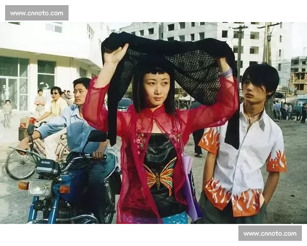 《告密者》全剧分集剧情详细解析：揭露背叛与真相的曲折故事